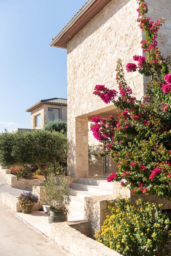 Magnifique Villa Avec Piscine Au Bord De Mer Chorafakia Exterior foto